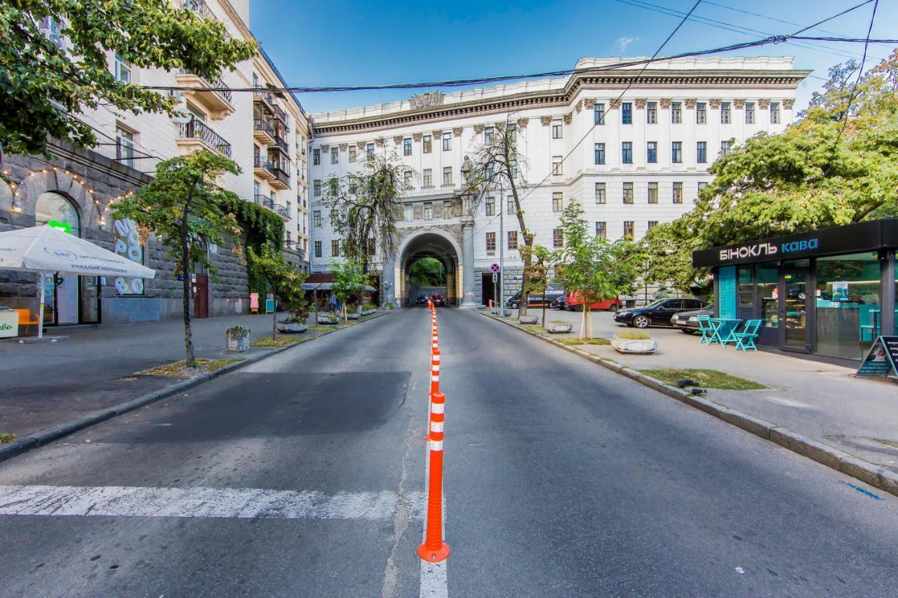 Комфорт- Апартаменти Біля Хрещатика Kiev Esterno foto